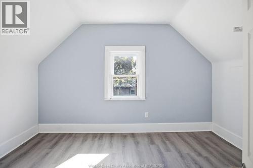 977 Gladstone, Windsor, ON 