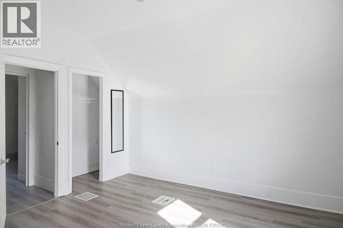 977 Gladstone, Windsor, ON 