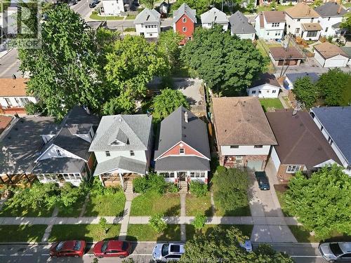 977 Gladstone, Windsor, ON 