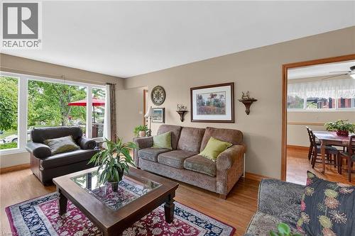 10 Helga Court, Hamilton, ON 