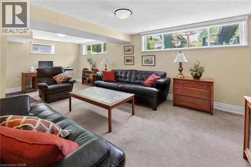 10 Helga Court, Hamilton, ON 