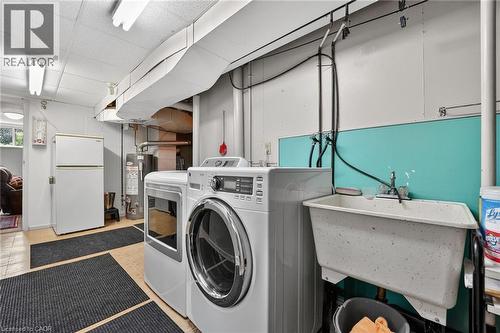 10 Helga Court, Hamilton, ON 