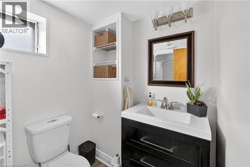 10 Helga Court, Hamilton, ON 