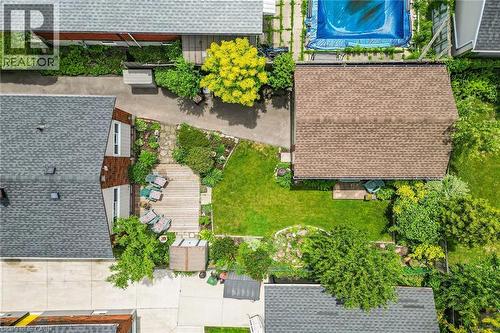 10 Helga Court, Hamilton, ON 