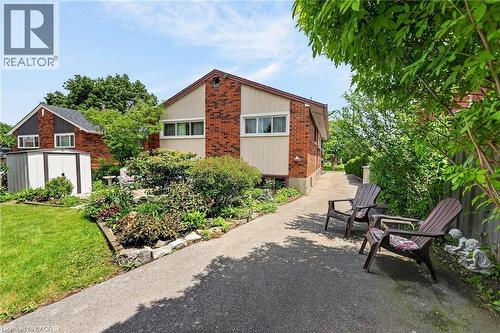 10 Helga Court, Hamilton, ON 