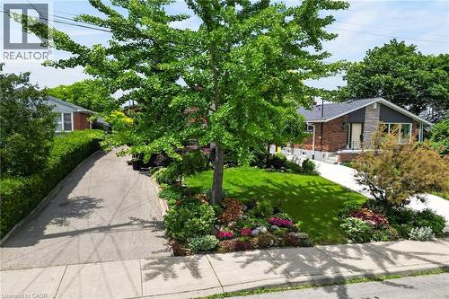 10 Helga Court, Hamilton, ON 