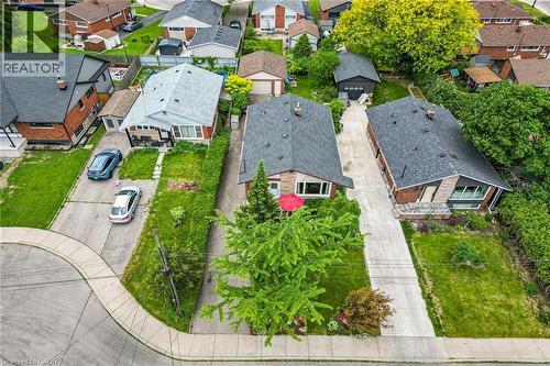 10 Helga Court, Hamilton, ON 