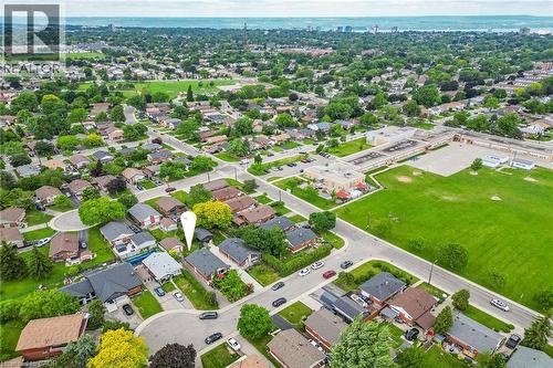 10 Helga Court, Hamilton, ON 
