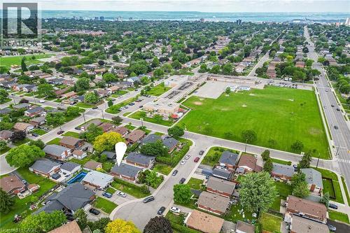 10 Helga Court, Hamilton, ON 