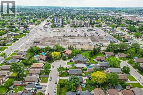 10 Helga Court, Hamilton, ON 