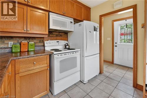 10 Helga Court, Hamilton, ON 