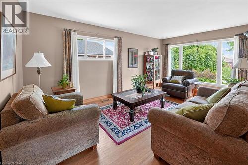 10 Helga Court, Hamilton, ON 
