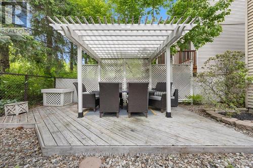 24 Hackett Street, Ottawa, ON 