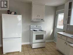 upstairs unit 202A tenant items removed - 