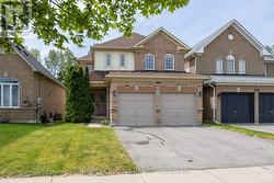 667 BRASSWINDS TRAIL  Oshawa (Pinecrest), ON L1K 2Z2