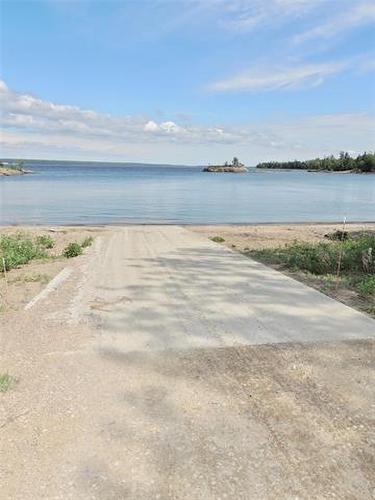 53 Ayers Cove, Manigotagan, MB 