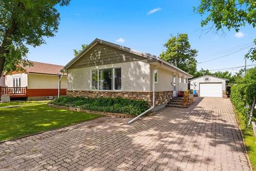48 Jubinville BAY  Winnipeg, MB R2J 2A5