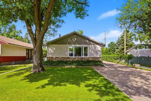 48 Jubinville Bay, Winnipeg, MB 