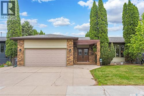 330 WHITESHORE WAY  Saskatoon, SK S7J 4C2