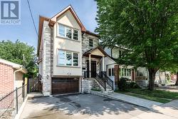 90 HOWICK AVENUE Toronto, ON M6N 1N1