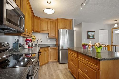 179 Lake Village Rd, Winnipeg, MB 
