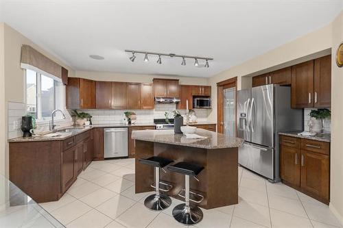 180 Bridgeland Dr, Winnipeg, MB 