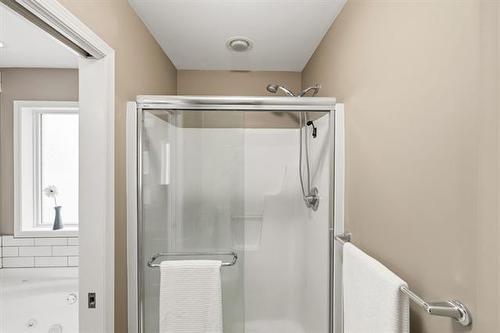 180 Bridgeland Dr, Winnipeg, MB 