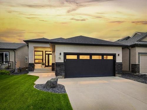 71 Bonaventure DR  Winnipeg, MB R3X 0M8