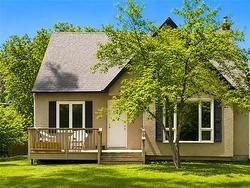 31 Hemlock PL  Winnipeg, MB R2H 1L8