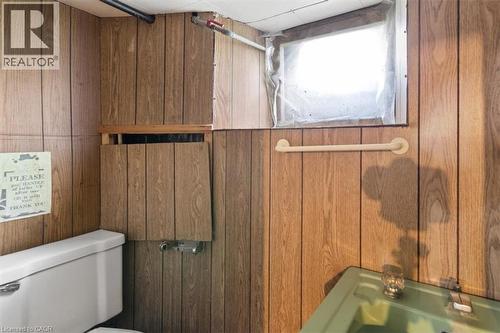427 Duke Street W, Kitchener, ON - Indoor Photo Showing Bathroom