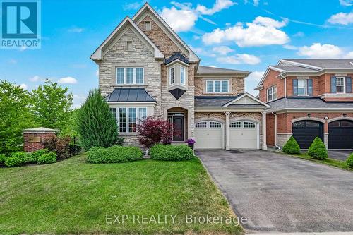 156 DEGRAAF CRESCENT  Aurora, ON L4G 0X2
