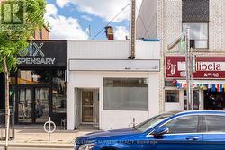 865 BLOOR STREET  Toronto, ON M6G 3R4