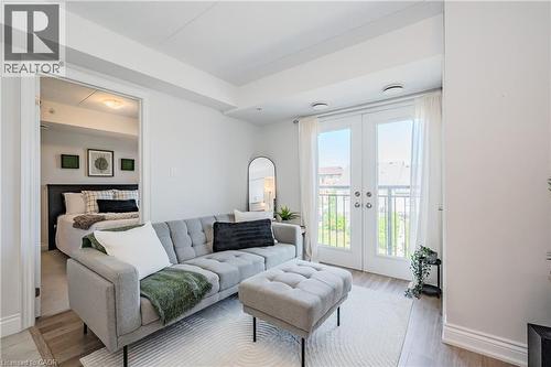 64 FREDERICK Drive Unit# 304  Guelph, ON N1L 0K7