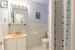 Main floor bathroom 3pc - 