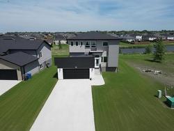 810 Turnberry Cove Niverville, MB R0A 0A1