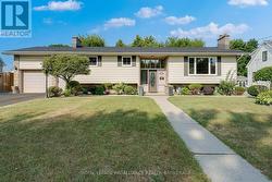 14 BAKER STREET Kingston (Rideau), ON K7K 4Z3