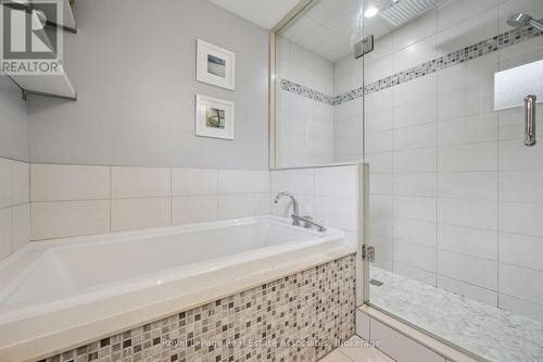 Separate shower and tub - 3084 Kilbride Crescent, Mississauga, ON 