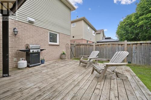 Extra large deck - 3084 Kilbride Crescent, Mississauga, ON 