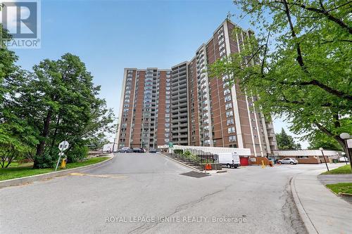 208 - 15 VICORA LINK WAY  Toronto, ON M3C 1A7