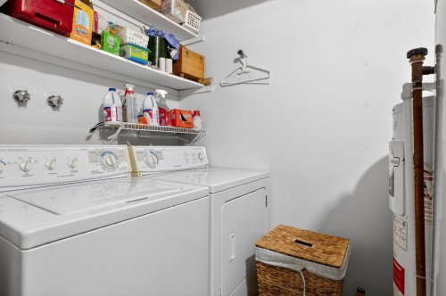 Salle de lavage - 408-80 Av. Lorne, Saint-Lambert, QC 