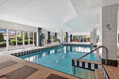 Piscine - 408-80 Av. Lorne, Saint-Lambert, QC 