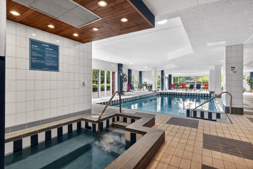 Spa - 408-80 Av. Lorne, Saint-Lambert, QC 