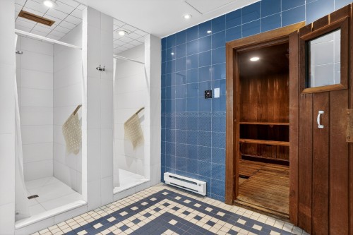 Sauna - 408-80 Av. Lorne, Saint-Lambert, QC 