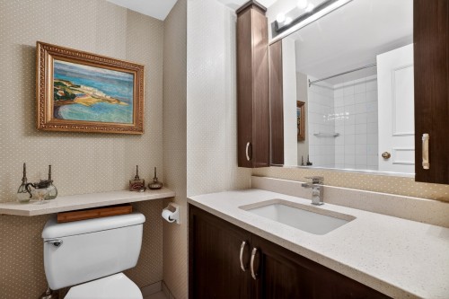 Salle de bains - 408-80 Av. Lorne, Saint-Lambert, QC 