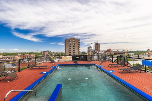 Pool - 209-825 Boul. René-Lévesque E., Montréal (Ville-Marie), QC 