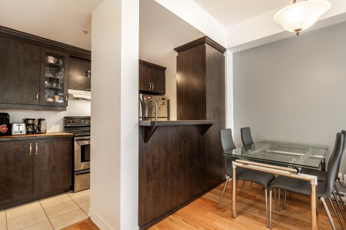 Dining Room - 209-825 Boul. René-Lévesque E., Montréal (Ville-Marie), QC 