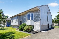 137 Rue Raphaël  Saint-Jérôme, QC J7Y 4K3
