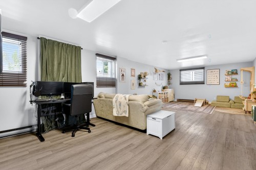 Salle familiale - 137 Rue Raphaël, Saint-Jérôme, QC 