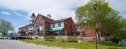 39-2 Orchard Heights Boulevard  Aurora, ON L4G 3W3