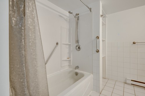 Salle de bains - 52 Av. De La Promenade, Saint-Sauveur, QC 